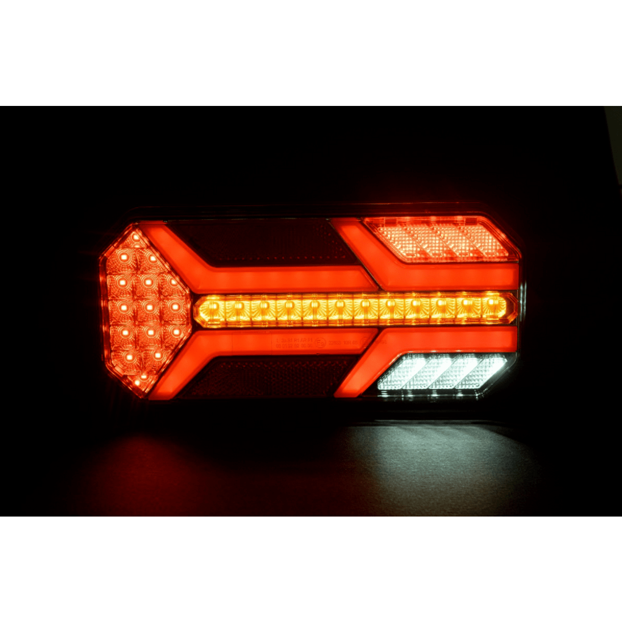 Комплект ЛЕД Диодни Стопове, Динамичен Мигач, 7 Функции, 12/24V