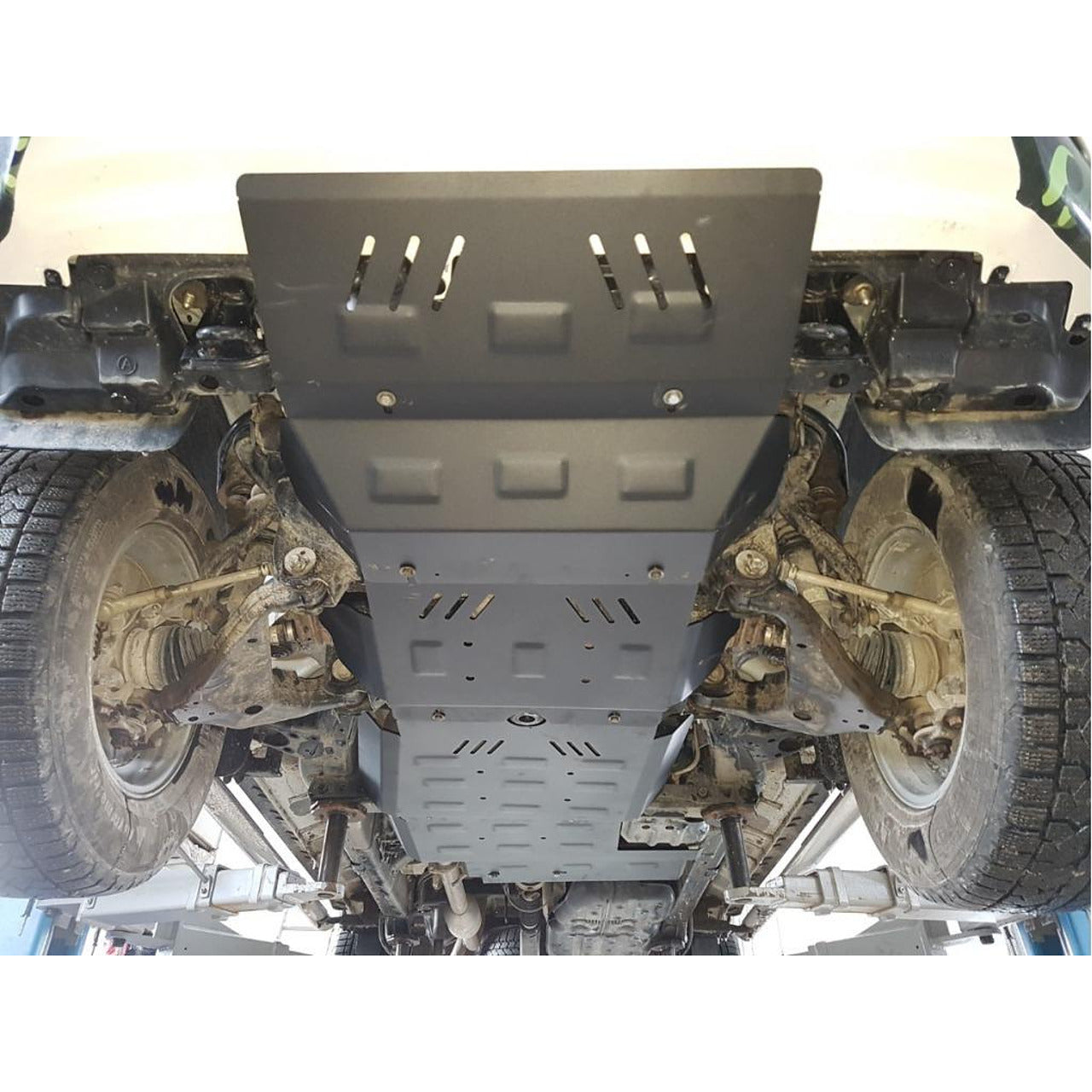 Метална кора под скоростна кутия за TOYOTA HILUX VIII от 2015