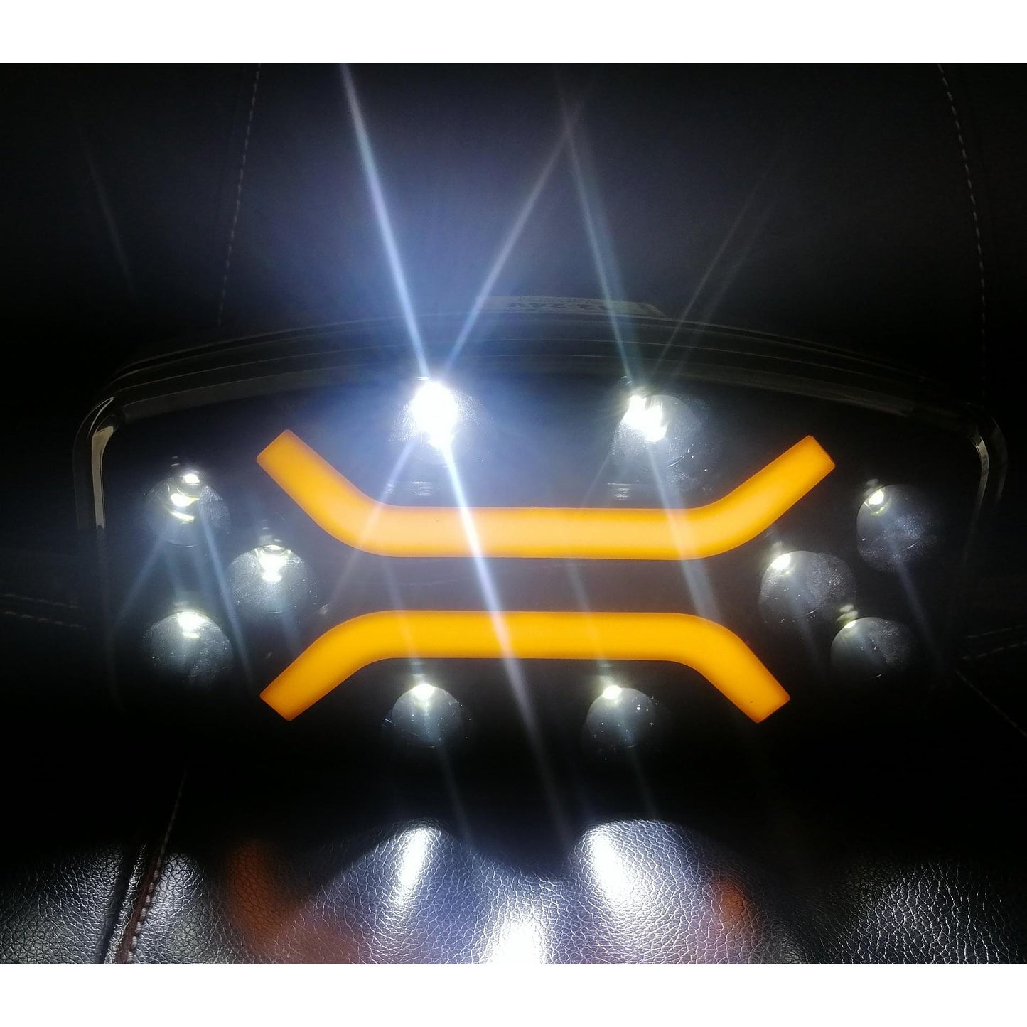 Правоъгълен мощен LED фар с 3 режима - основна, габаритна бяла и габаритна оранжева светлина