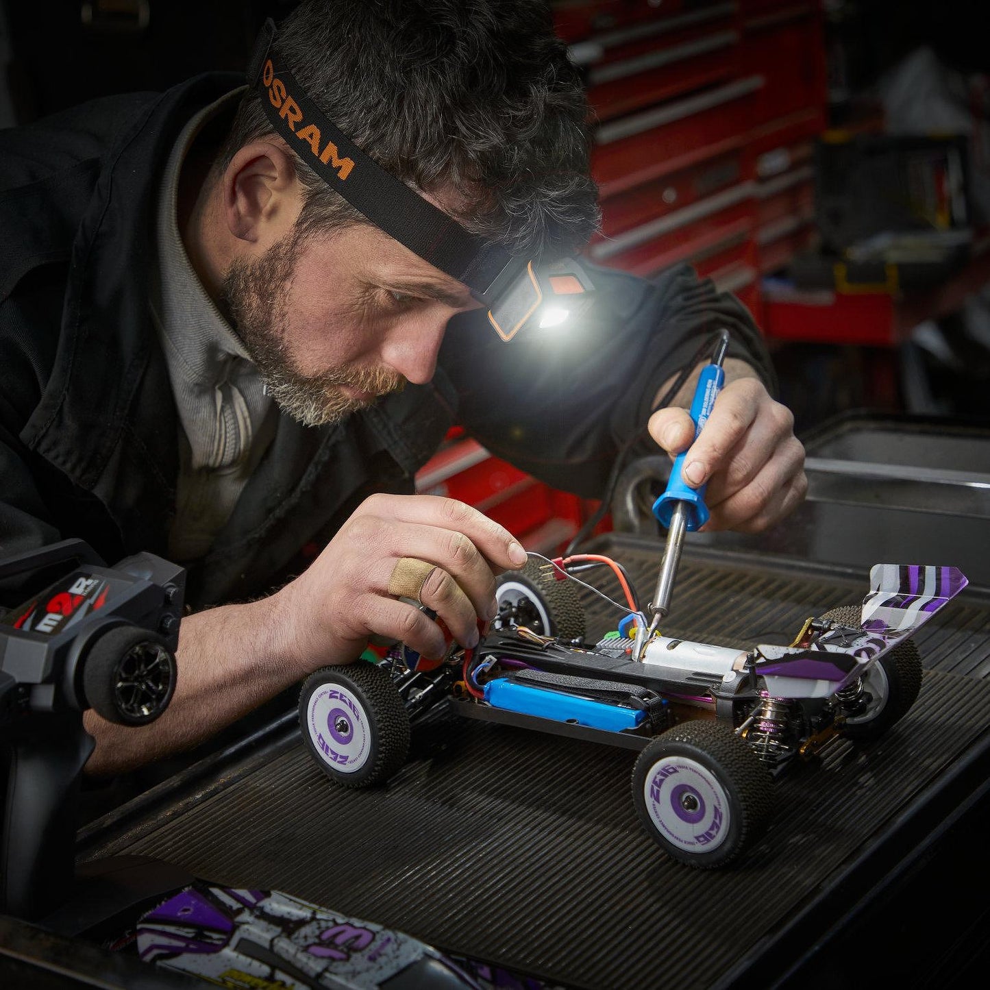 Професионална сервизна LED лампа OSRAM LEDinspect HEADTORCH250, 250lm, 5700K, с вградена батерия